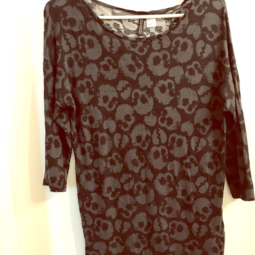 Quarter sleeve skull tunic